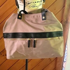 Steve Madden messanger bag w/wristlet